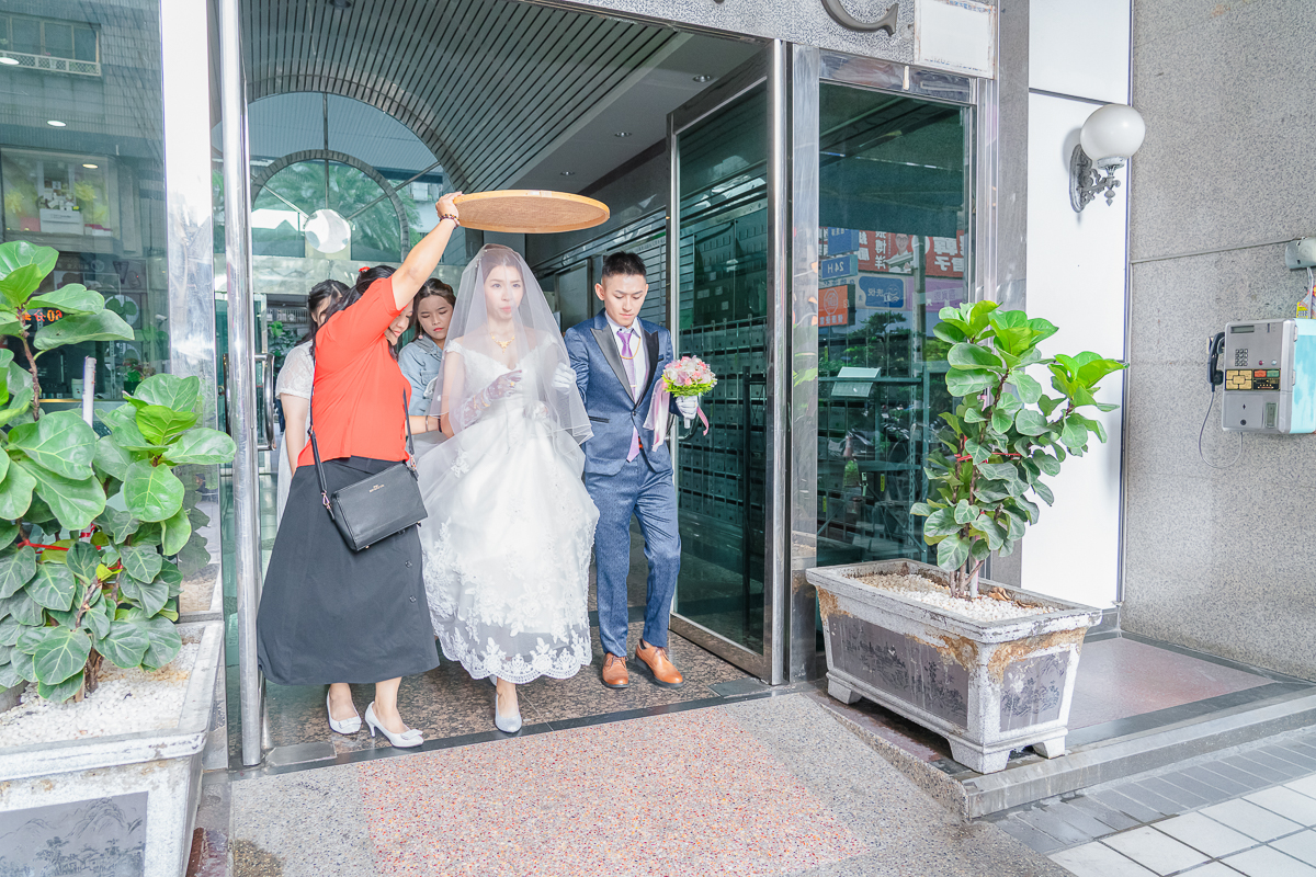 婚禮紀錄、婚攝、婚禮錄影、婚禮拍照、婚錄、婚紗攝影、婚禮攝影師、高雄婚攝、台南婚攝、台中婚攝、台北婚攝、高雄婚錄、台南婚錄