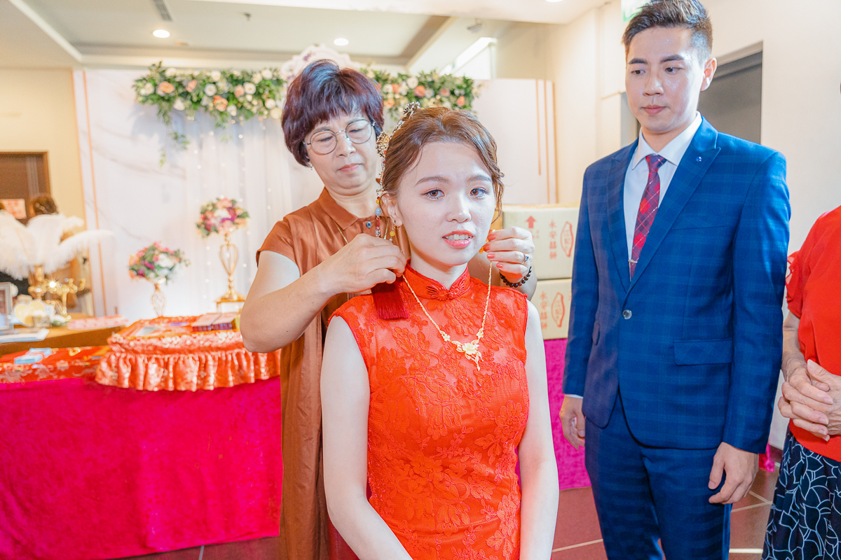 婚禮紀錄、婚攝、婚禮錄影、婚禮拍照、婚錄、婚紗攝影、婚禮攝影師、高雄婚攝、台南婚攝、台中婚攝、台北婚攝、高雄婚錄、台南婚錄