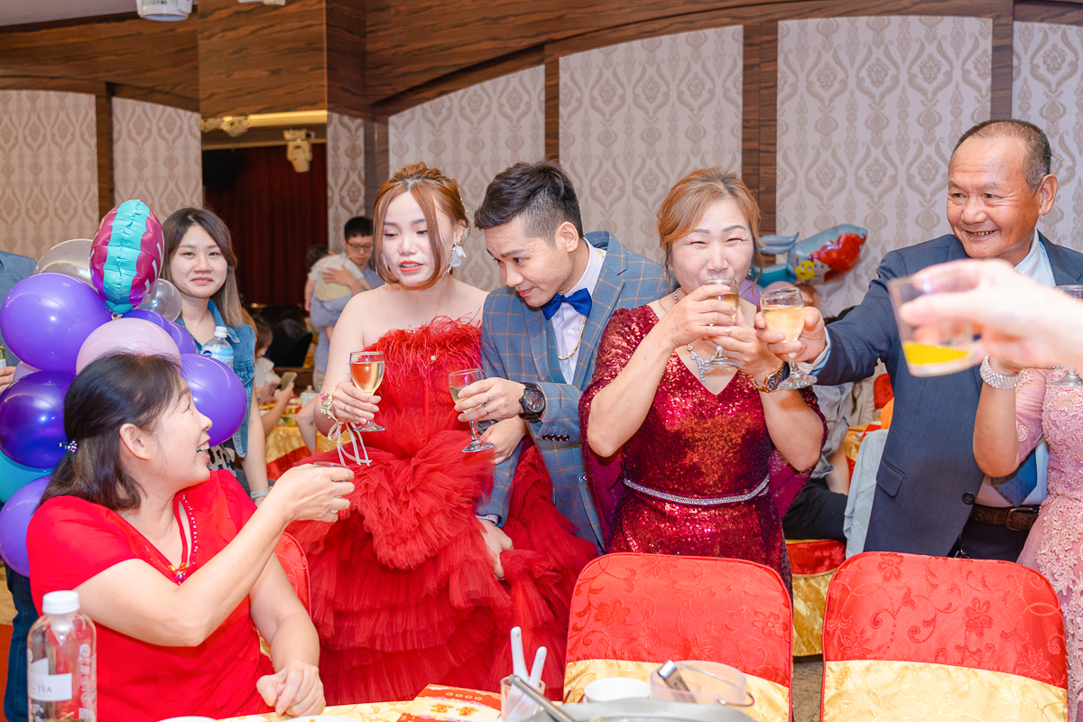 婚禮紀錄、婚攝、婚禮錄影、婚禮拍照、婚錄、婚紗攝影、婚禮攝影師、高雄婚攝、台南婚攝、台中婚攝、台北婚攝、高雄婚錄、台南婚錄