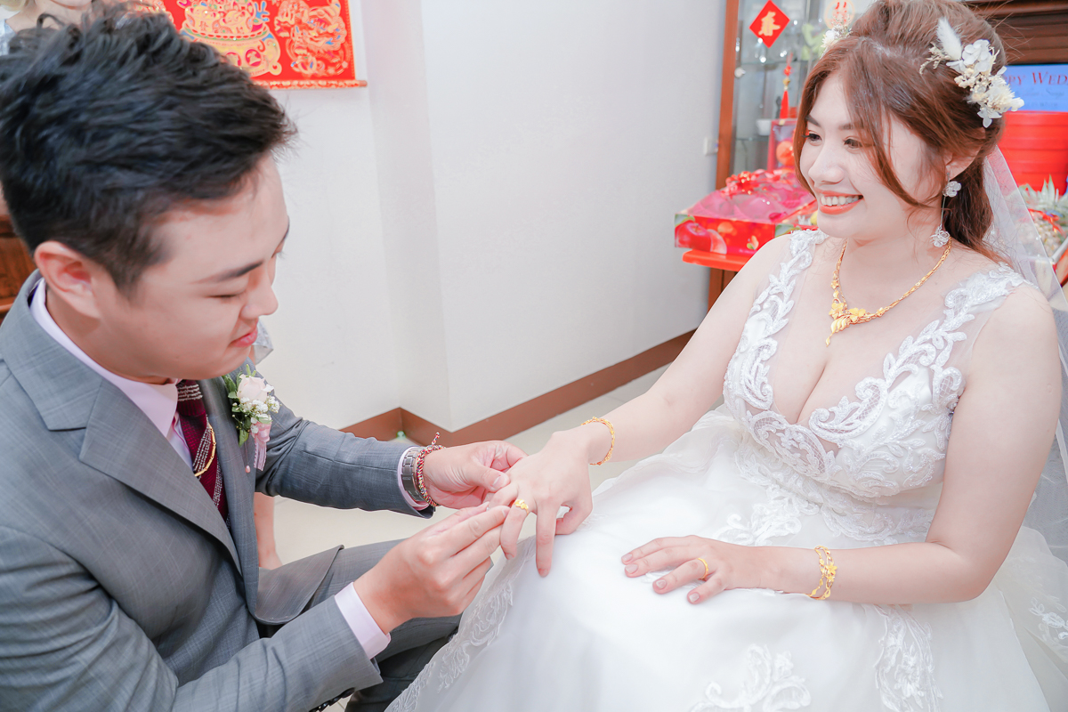 婚禮紀錄、婚攝、婚禮錄影、婚禮拍照、婚錄、婚紗攝影、婚禮攝影師、高雄婚攝、台南婚攝、台中婚攝、台北婚攝、高雄婚錄、台南婚錄