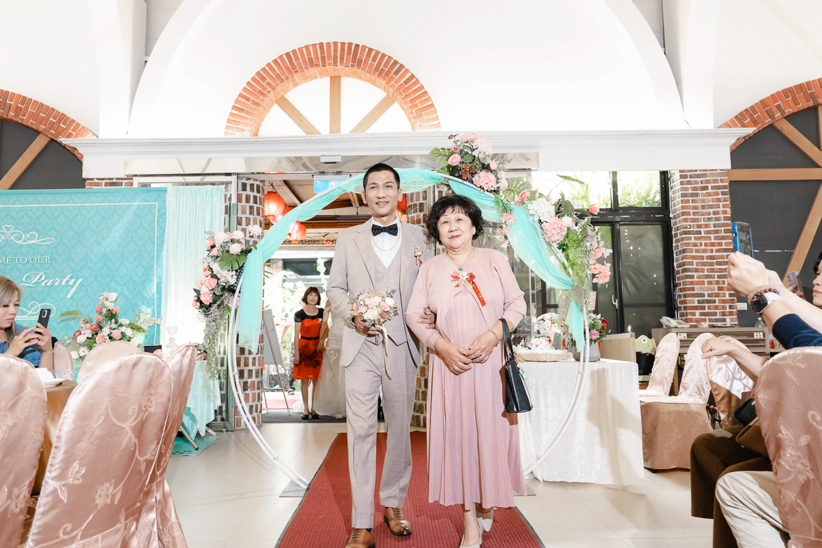婚禮紀錄、婚攝、婚禮錄影、婚禮拍照、婚錄、婚紗攝影、婚禮攝影師、高雄婚攝、台南婚攝、台中婚攝、台北婚攝、高雄婚錄、台南婚錄