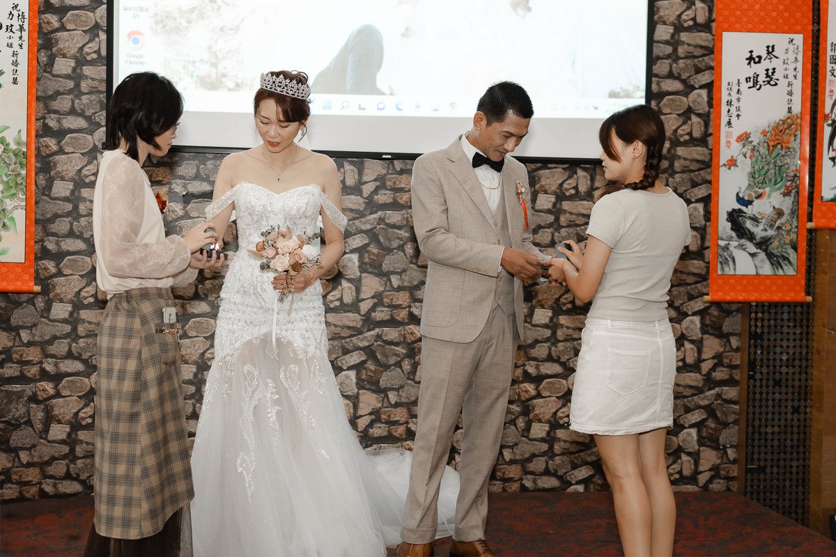 婚禮紀錄、婚攝、婚禮錄影、婚禮拍照、婚錄、婚紗攝影、婚禮攝影師、高雄婚攝、台南婚攝、台中婚攝、台北婚攝、高雄婚錄、台南婚錄