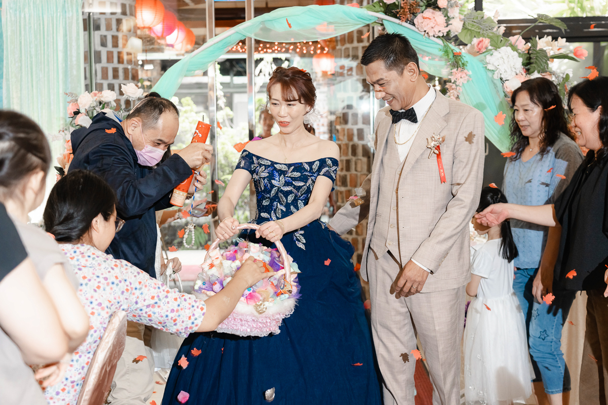 婚禮紀錄、婚攝、婚禮錄影、婚禮拍照、婚錄、婚紗攝影、婚禮攝影師、高雄婚攝、台南婚攝、台中婚攝、台北婚攝、高雄婚錄、台南婚錄