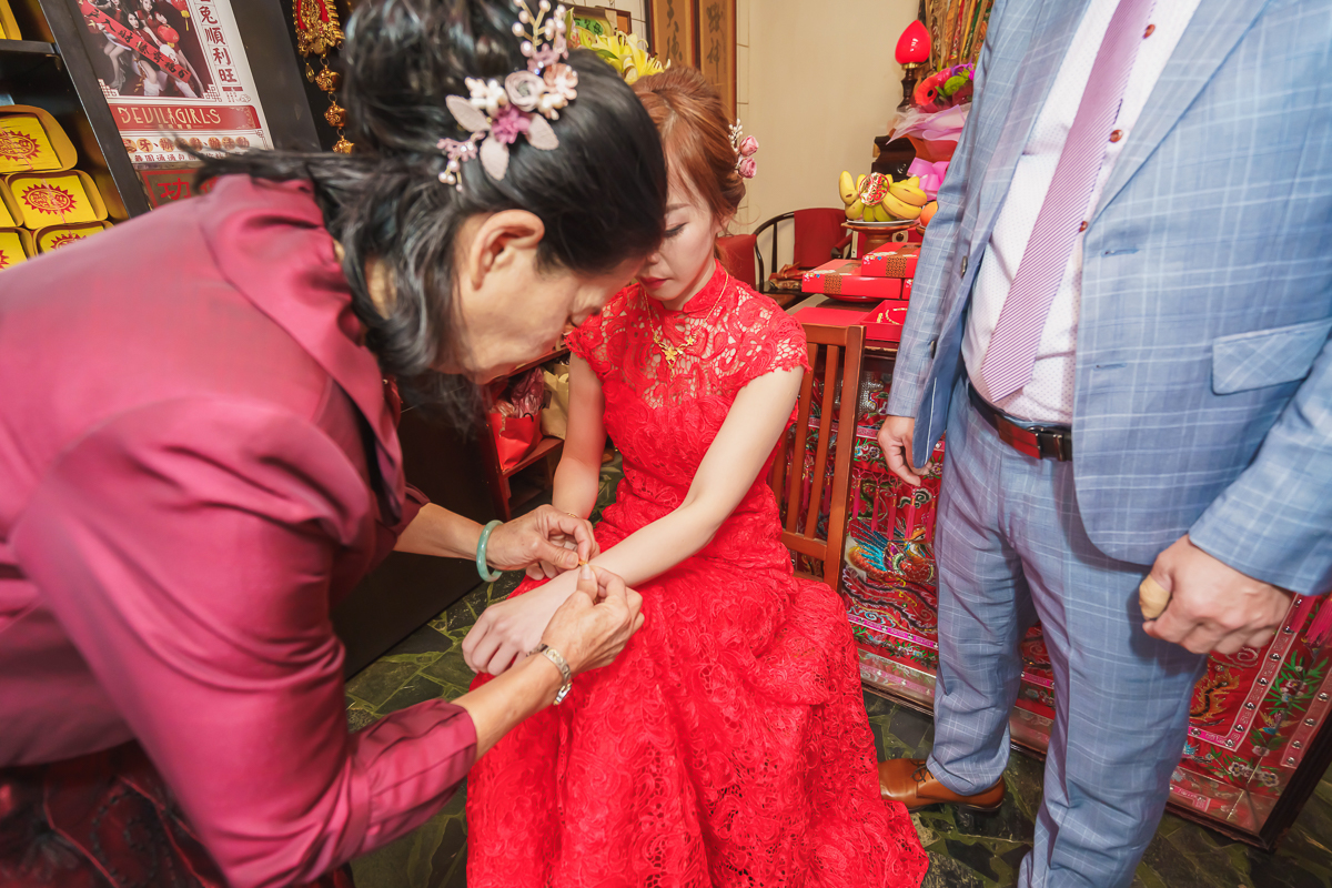 婚禮紀錄、婚攝、婚禮錄影、婚禮拍照、婚錄、婚紗攝影、婚禮攝影師、高雄婚攝、台南婚攝、台中婚攝、台北婚攝、高雄婚錄、台南婚錄