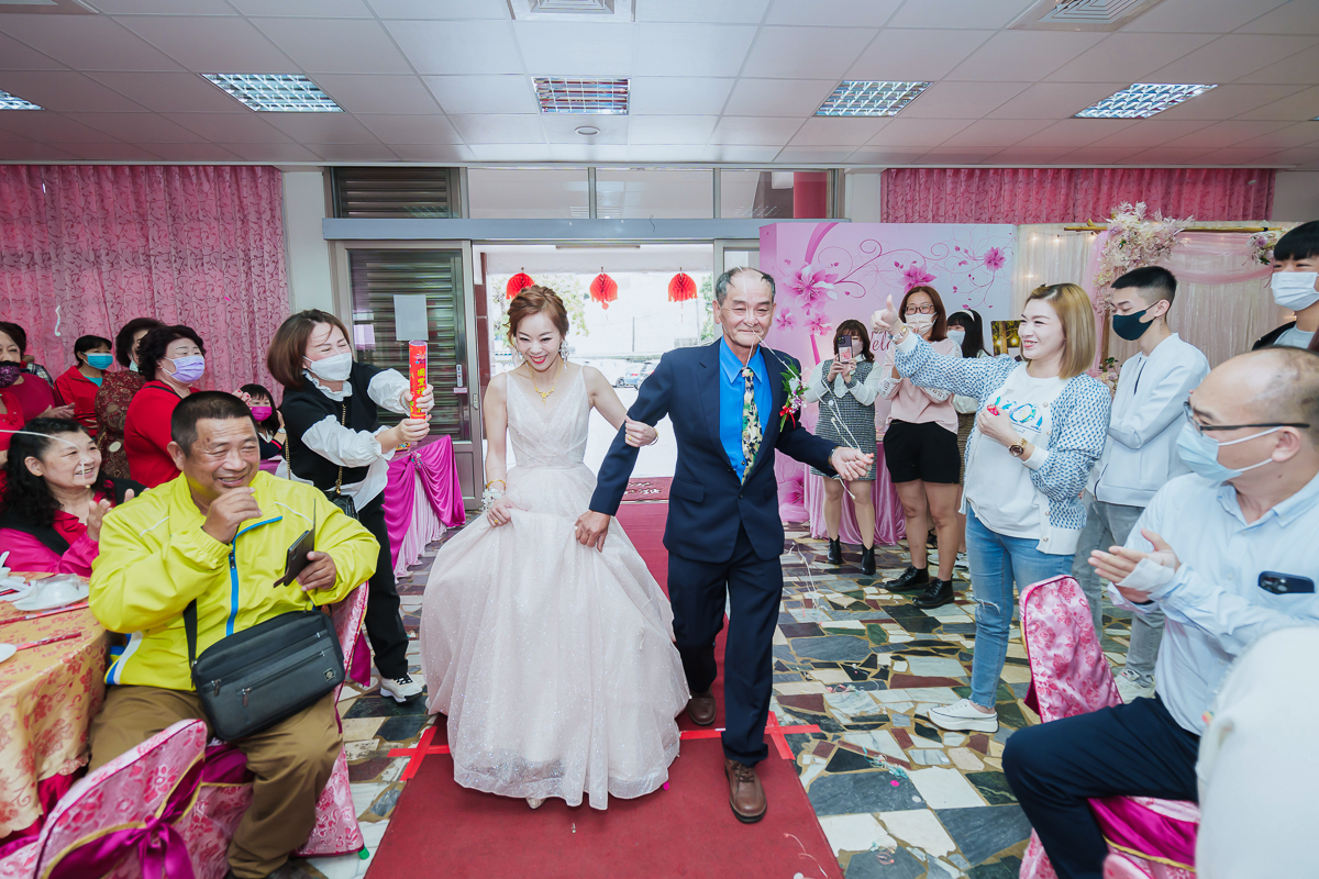 婚禮紀錄、婚攝、婚禮錄影、婚禮拍照、婚錄、婚紗攝影、婚禮攝影師、高雄婚攝、台南婚攝、台中婚攝、台北婚攝、高雄婚錄、台南婚錄