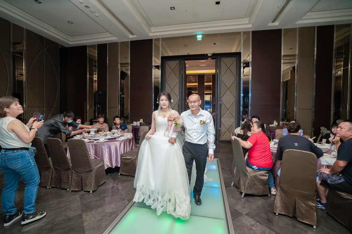 婚禮紀錄、婚攝、婚禮錄影、婚禮拍照、婚錄、婚紗攝影、婚禮攝影師、高雄婚攝、台南婚攝、台中婚攝、台北婚攝、高雄婚錄、台南婚錄