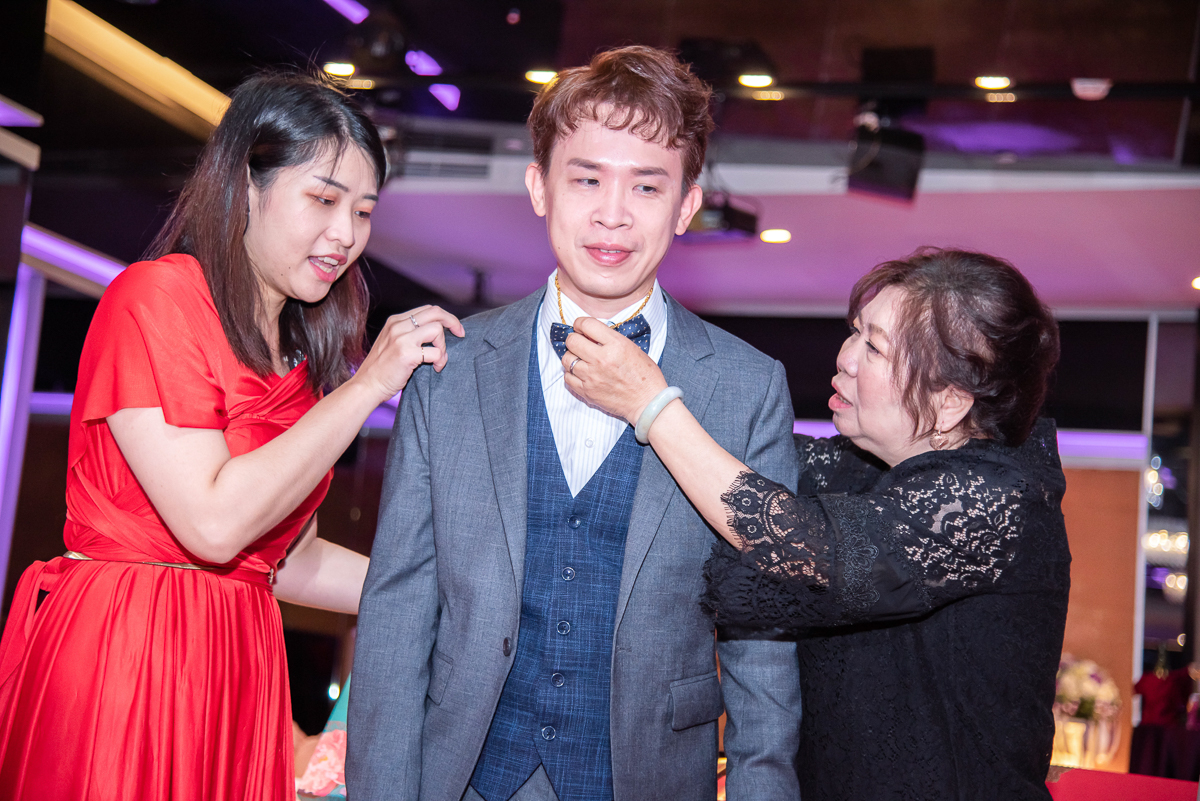 婚禮紀錄、婚攝、婚禮錄影、婚禮拍照、婚錄、婚紗攝影、婚禮攝影師、高雄婚攝、台南婚攝、台中婚攝、台北婚攝、高雄婚錄、台南婚錄