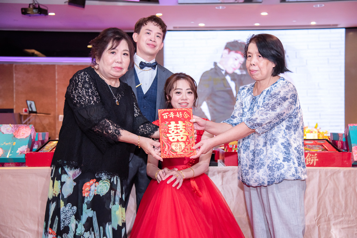 婚禮紀錄、婚攝、婚禮錄影、婚禮拍照、婚錄、婚紗攝影、婚禮攝影師、高雄婚攝、台南婚攝、台中婚攝、台北婚攝、高雄婚錄、台南婚錄