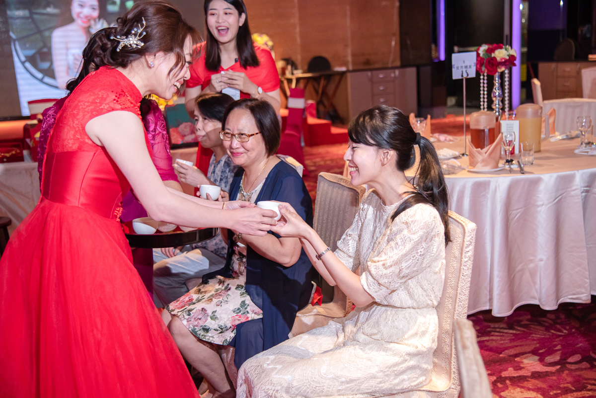 婚禮紀錄、婚攝、婚禮錄影、婚禮拍照、婚錄、婚紗攝影、婚禮攝影師、高雄婚攝、台南婚攝、台中婚攝、台北婚攝、高雄婚錄、台南婚錄
