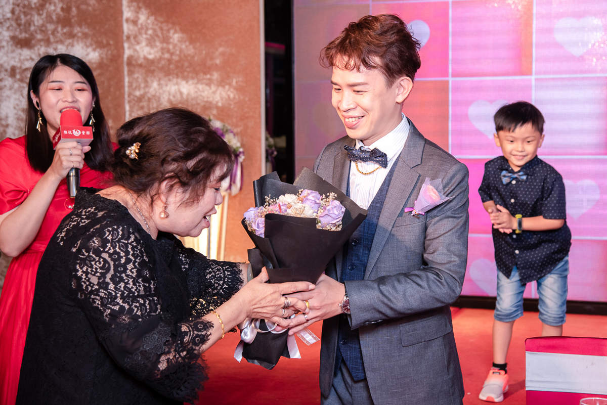 婚禮紀錄、婚攝、婚禮錄影、婚禮拍照、婚錄、婚紗攝影、婚禮攝影師、高雄婚攝、台南婚攝、台中婚攝、台北婚攝、高雄婚錄、台南婚錄