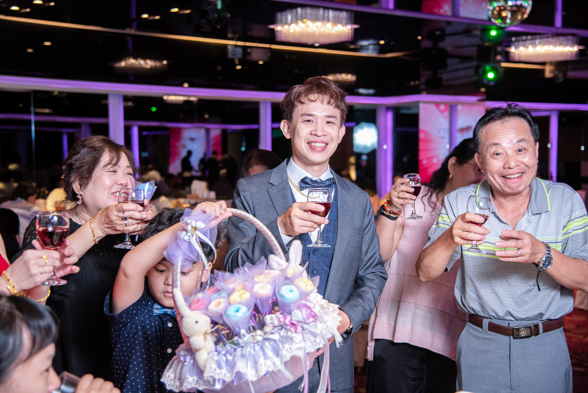 婚禮紀錄、婚攝、婚禮錄影、婚禮拍照、婚錄、婚紗攝影、婚禮攝影師、高雄婚攝、台南婚攝、台中婚攝、台北婚攝、高雄婚錄、台南婚錄