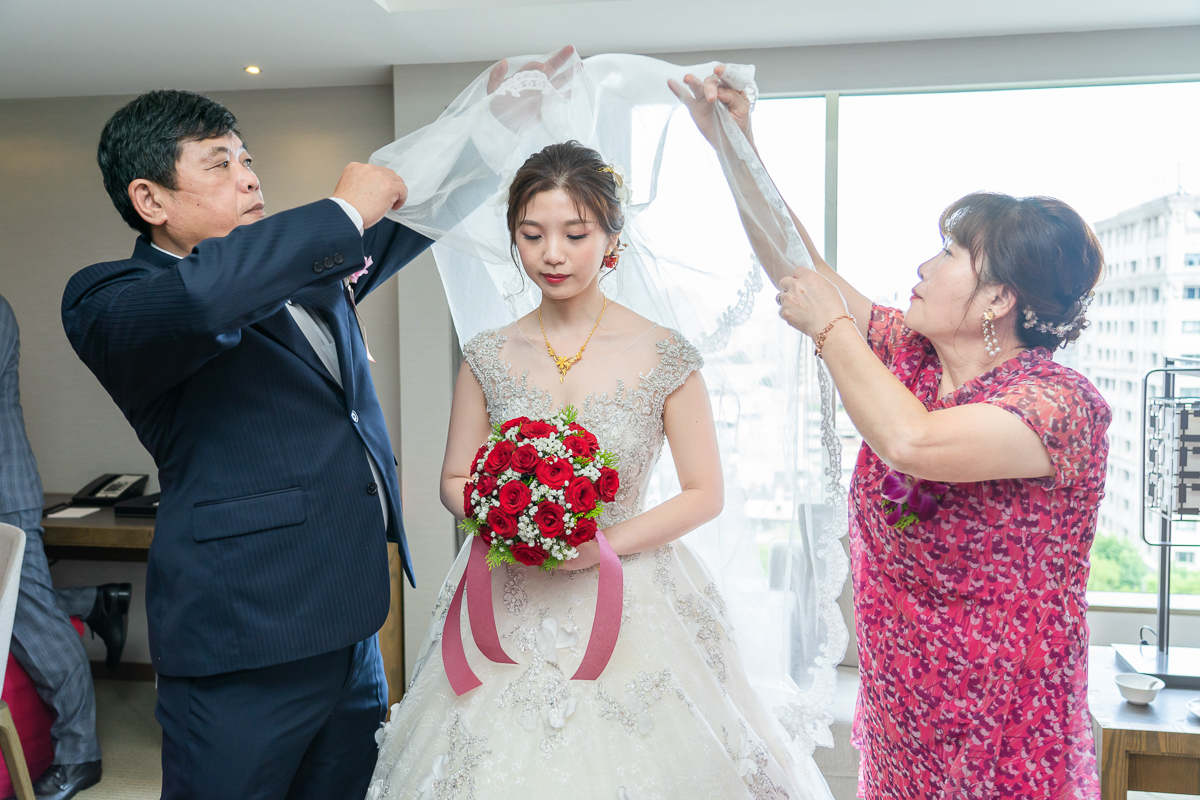 婚禮紀錄、婚攝、婚禮錄影、婚禮拍照、婚錄、婚紗攝影、婚禮攝影師、高雄婚攝、台南婚攝、台中婚攝、台北婚攝、高雄婚錄、台南婚錄