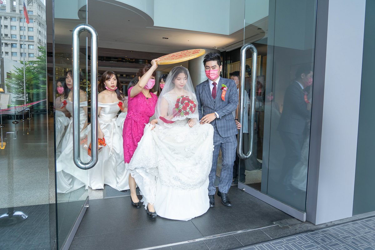 婚禮紀錄、婚攝、婚禮錄影、婚禮拍照、婚錄、婚紗攝影、婚禮攝影師、高雄婚攝、台南婚攝、台中婚攝、台北婚攝、高雄婚錄、台南婚錄