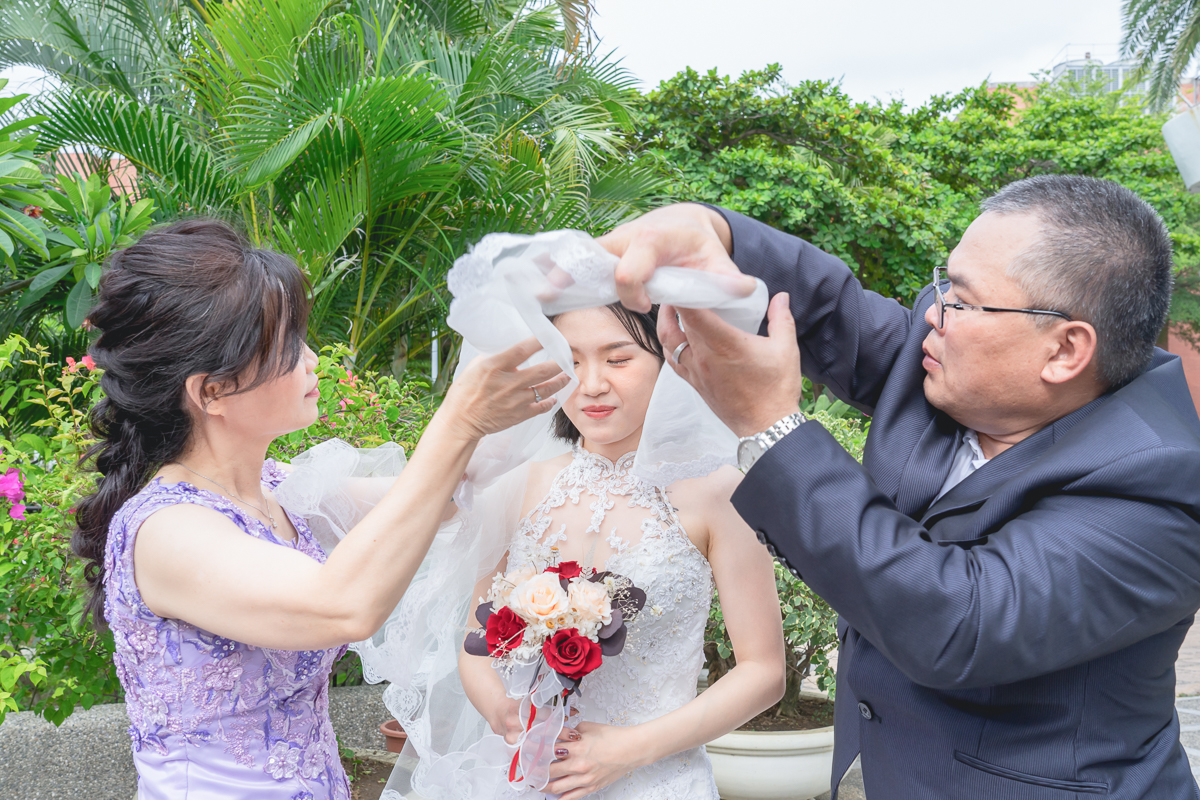 婚禮紀錄、婚攝、婚禮錄影、婚禮拍照、婚錄、婚紗攝影、婚禮攝影師、高雄婚攝、台南婚攝、台中婚攝、台北婚攝、高雄婚錄、台南婚錄