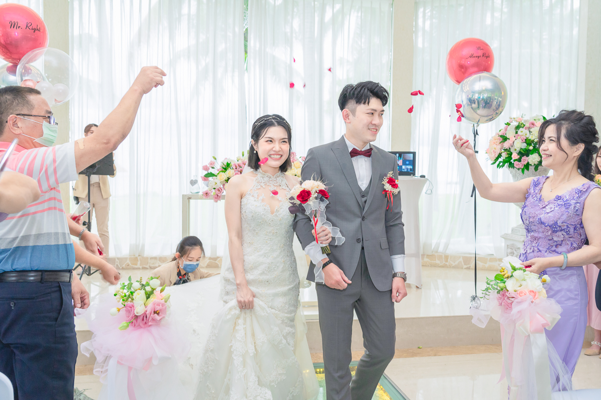 婚禮紀錄、婚攝、婚禮錄影、婚禮拍照、婚錄、婚紗攝影、婚禮攝影師、高雄婚攝、台南婚攝、台中婚攝、台北婚攝、高雄婚錄、台南婚錄