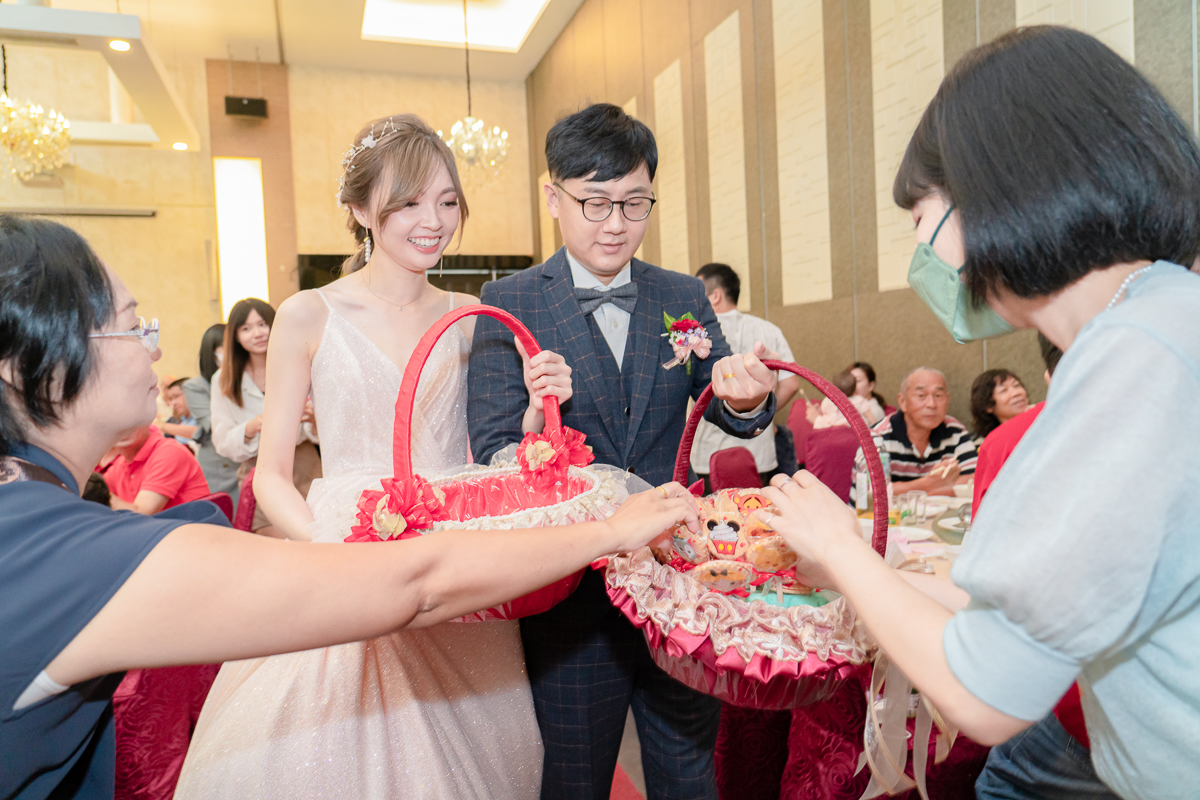 婚禮紀錄、婚攝、婚禮錄影、婚禮拍照、婚錄、婚紗攝影、婚禮攝影師、高雄婚攝、台南婚攝、台中婚攝、台北婚攝、高雄婚錄、台南婚錄