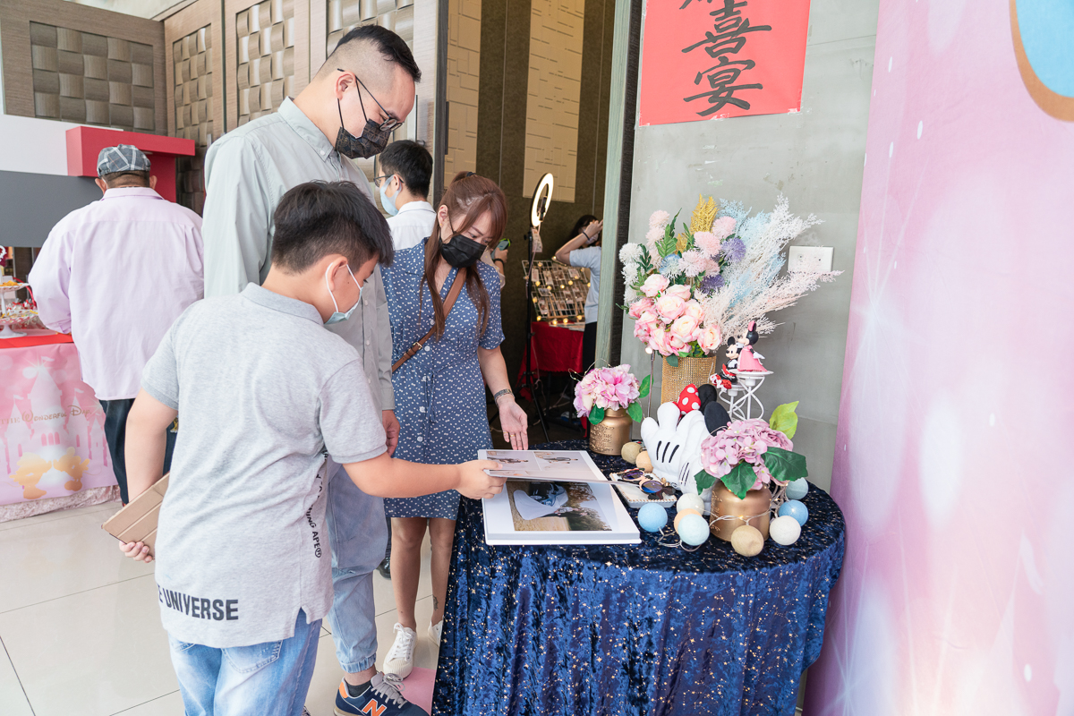 婚禮紀錄、婚攝、婚禮錄影、婚禮拍照、婚錄、婚紗攝影、婚禮攝影師、高雄婚攝、台南婚攝、台中婚攝、台北婚攝、高雄婚錄、台南婚錄
