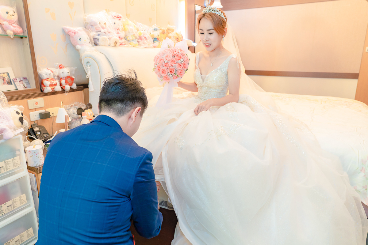 婚禮紀錄、婚攝、婚禮錄影、婚禮拍照、婚錄、婚紗攝影、婚禮攝影師、高雄婚攝、台南婚攝、台中婚攝、台北婚攝、高雄婚錄、台南婚錄