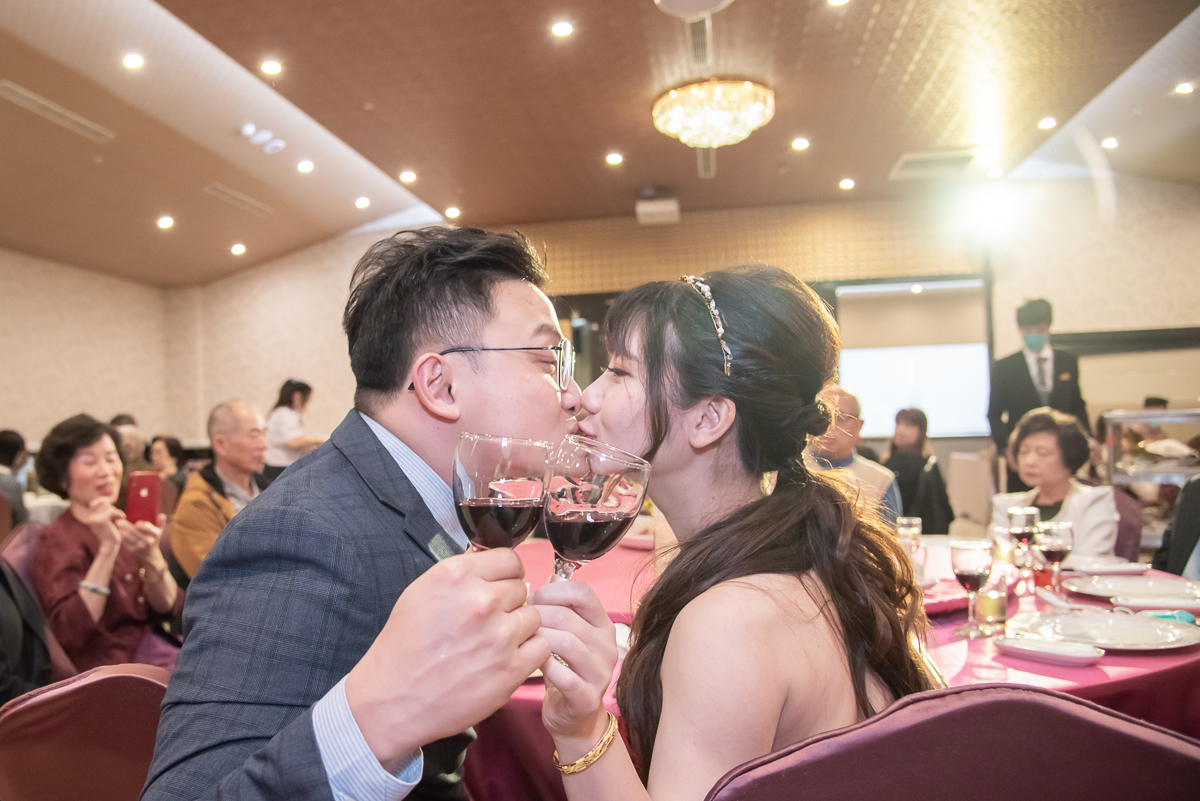 婚禮紀錄、婚攝、婚禮錄影、婚禮拍照、婚錄、婚紗攝影、婚禮攝影師、高雄婚攝、台南婚攝、台中婚攝、台北婚攝、高雄婚錄、台南婚錄