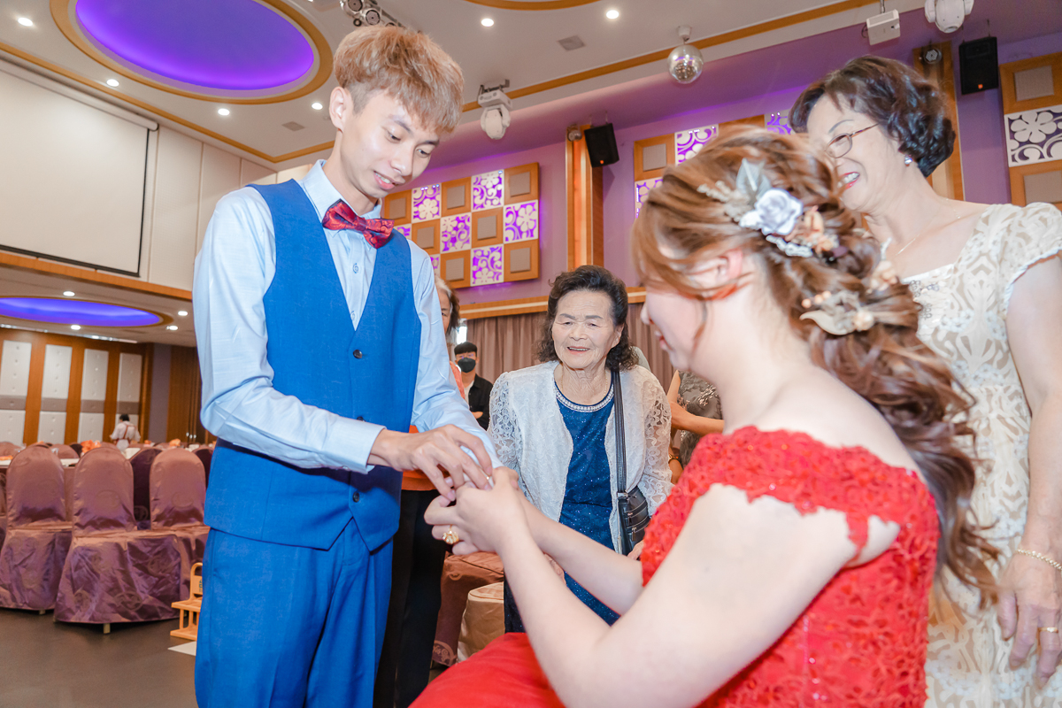 婚禮紀錄、婚攝、婚禮錄影、婚禮拍照、婚錄、婚紗攝影、婚禮攝影師、高雄婚攝、台南婚攝、台中婚攝、台北婚攝、高雄婚錄、台南婚錄
