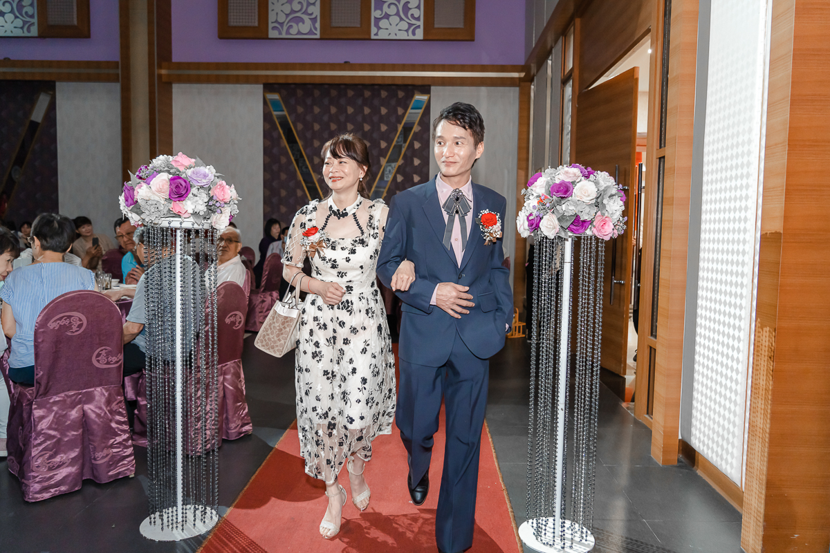 婚禮紀錄、婚攝、婚禮錄影、婚禮拍照、婚錄、婚紗攝影、婚禮攝影師、高雄婚攝、台南婚攝、台中婚攝、台北婚攝、高雄婚錄、台南婚錄