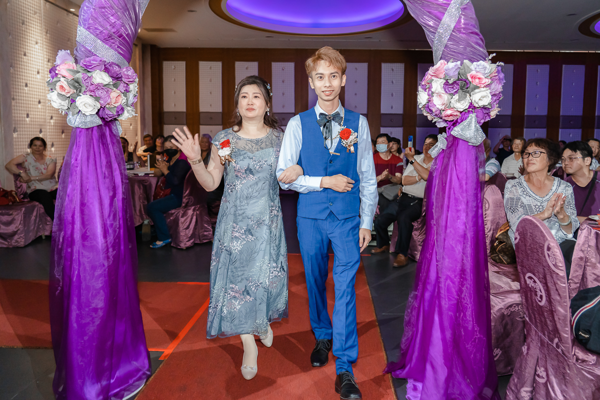 婚禮紀錄、婚攝、婚禮錄影、婚禮拍照、婚錄、婚紗攝影、婚禮攝影師、高雄婚攝、台南婚攝、台中婚攝、台北婚攝、高雄婚錄、台南婚錄