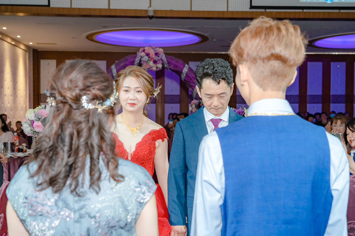 婚禮紀錄、婚攝、婚禮錄影、婚禮拍照、婚錄、婚紗攝影、婚禮攝影師、高雄婚攝、台南婚攝、台中婚攝、台北婚攝、高雄婚錄、台南婚錄