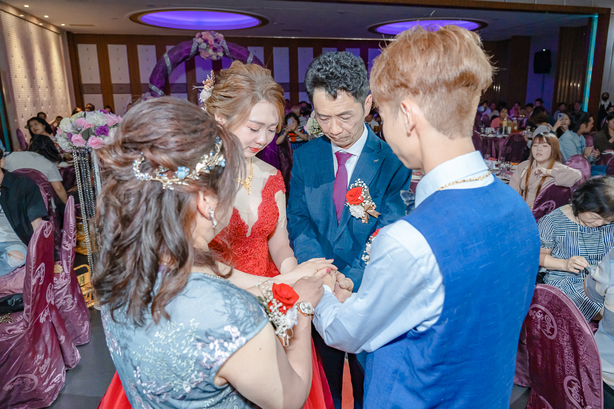 婚禮紀錄、婚攝、婚禮錄影、婚禮拍照、婚錄、婚紗攝影、婚禮攝影師、高雄婚攝、台南婚攝、台中婚攝、台北婚攝、高雄婚錄、台南婚錄