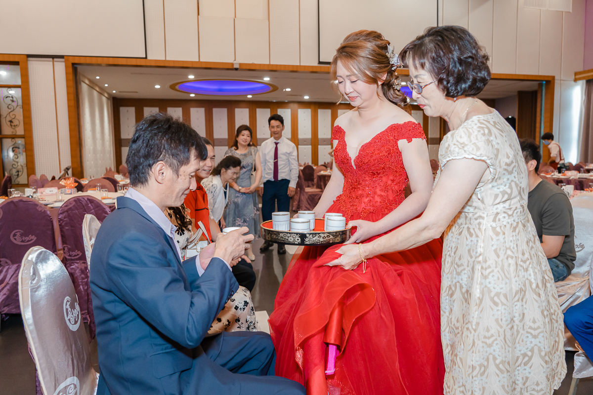 婚禮紀錄、婚攝、婚禮錄影、婚禮拍照、婚錄、婚紗攝影、婚禮攝影師、高雄婚攝、台南婚攝、台中婚攝、台北婚攝、高雄婚錄、台南婚錄