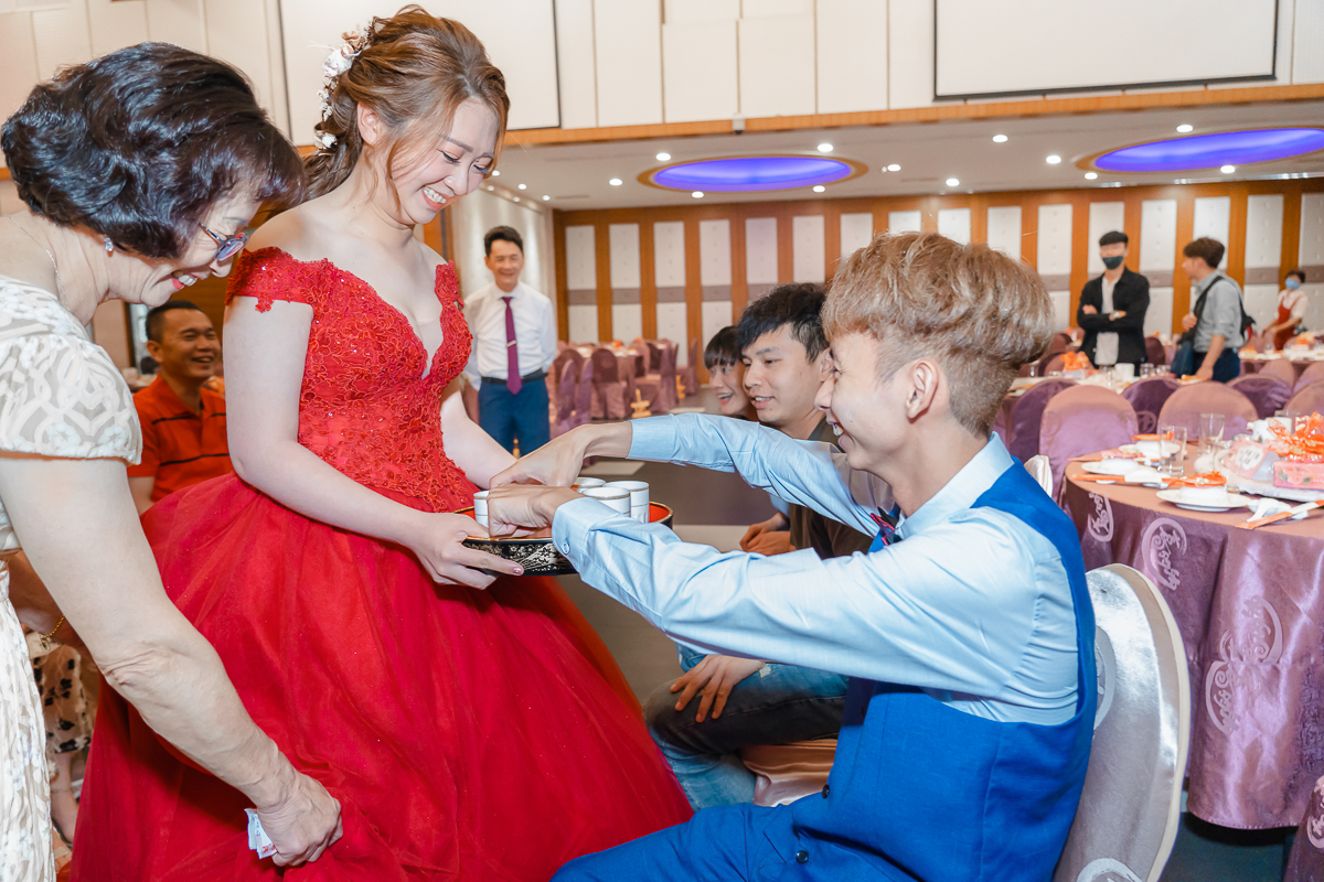婚禮紀錄、婚攝、婚禮錄影、婚禮拍照、婚錄、婚紗攝影、婚禮攝影師、高雄婚攝、台南婚攝、台中婚攝、台北婚攝、高雄婚錄、台南婚錄