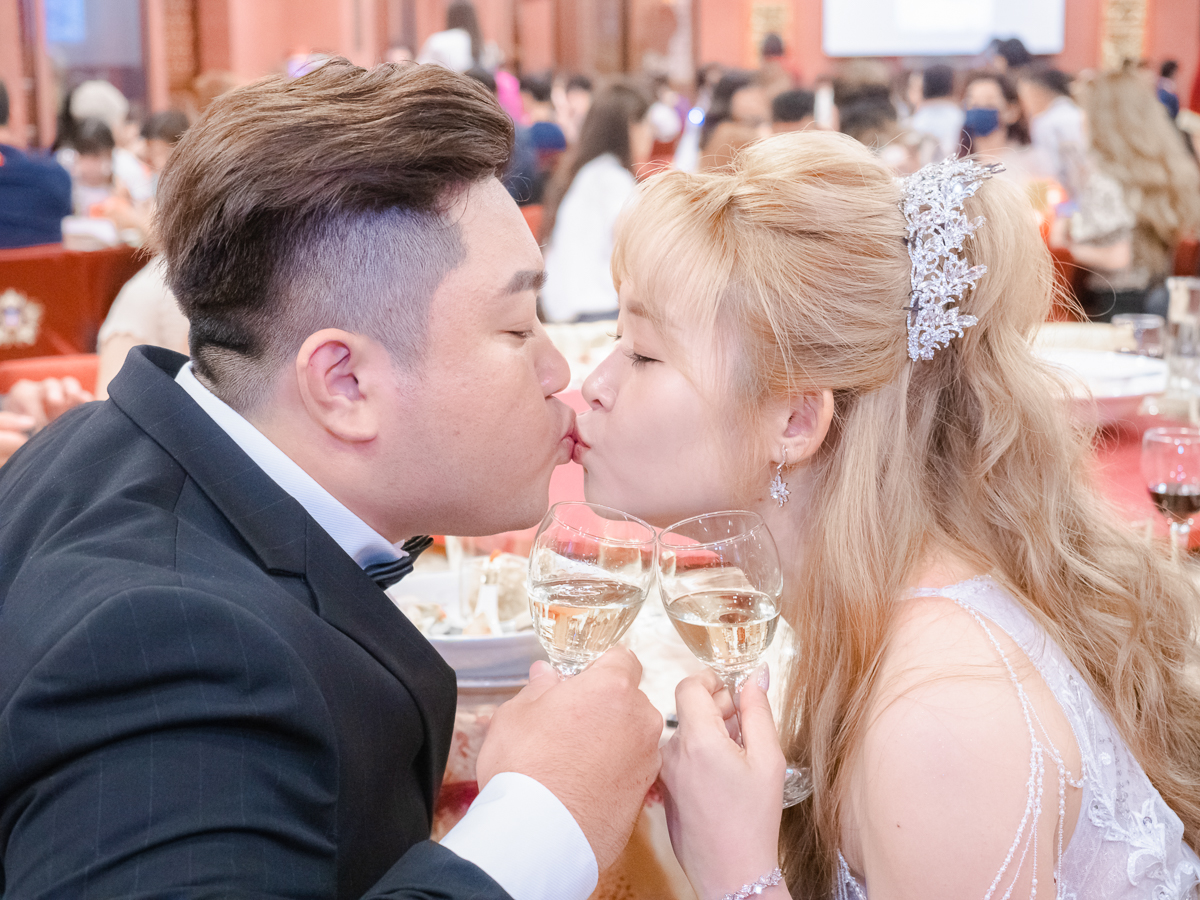 婚禮紀錄、婚攝、婚禮錄影、婚禮拍照、婚錄、婚紗攝影、婚禮攝影師、高雄婚攝、台南婚攝、台中婚攝、台北婚攝、高雄婚錄、台南婚錄